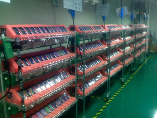 網友放出 2007 年舊照片,展示初代 iphone 生產線